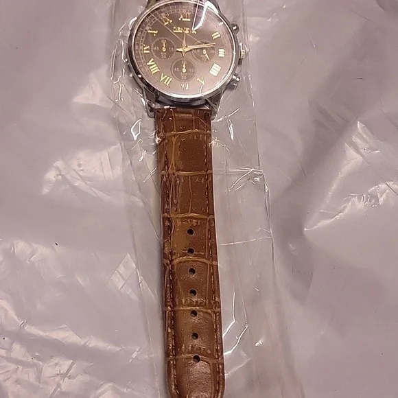 Geneva Brown Chronograph men's Leather Strap Watch. Never opened. NEW in Package - Picture 4 of 5